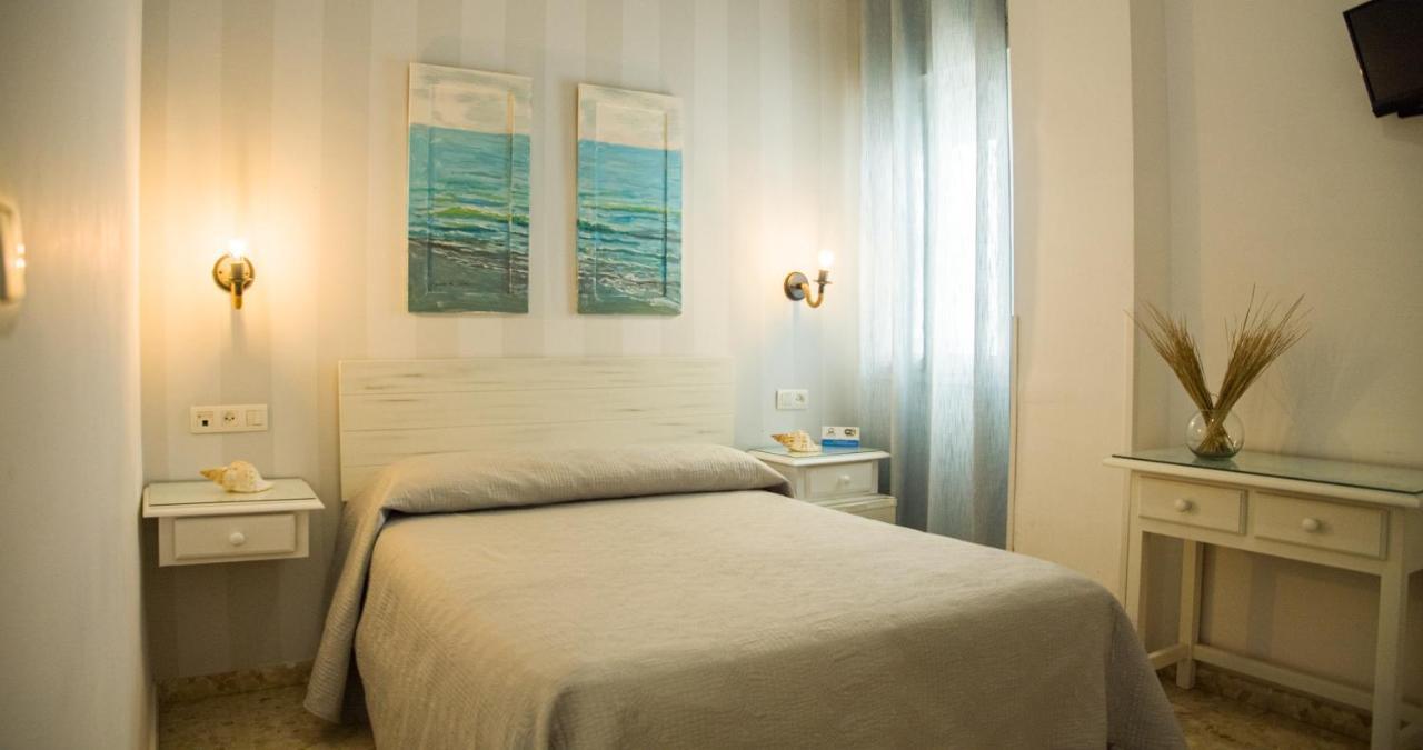 Hostal Patio Andaluz Punta Umbria Bagian luar foto