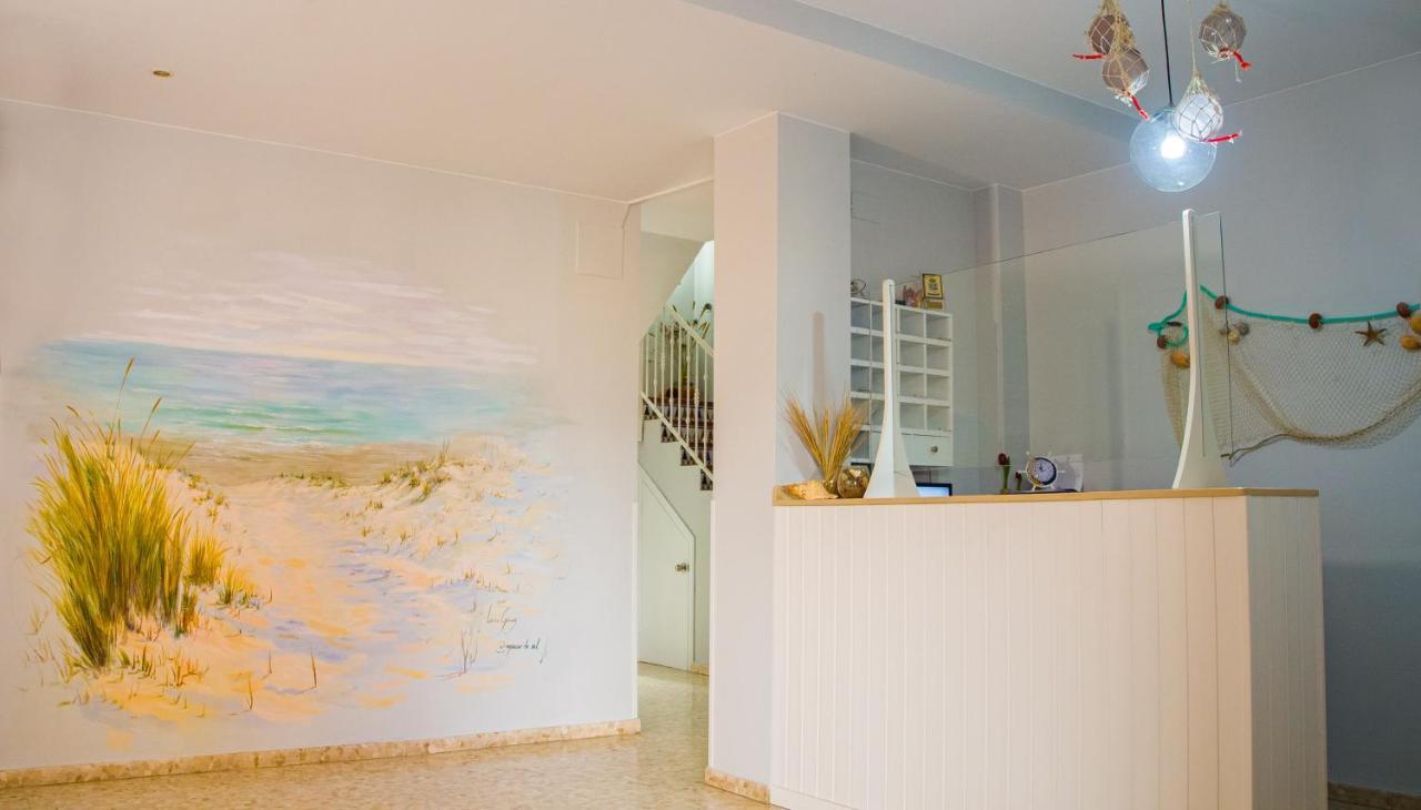 Hostal Patio Andaluz Punta Umbria Bagian luar foto