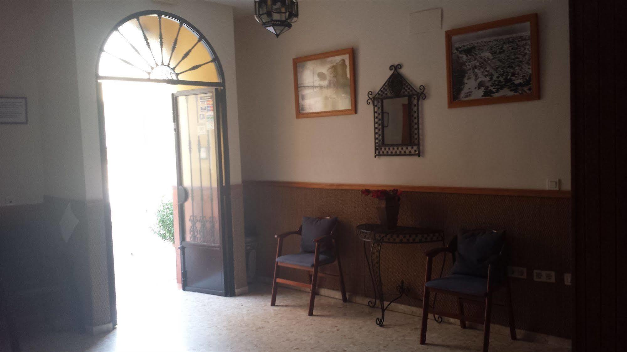 Hostal Patio Andaluz Punta Umbria Bagian luar foto